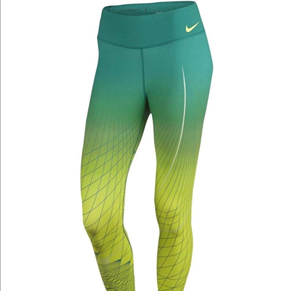 🆕 Nike Legendary Tight Fit